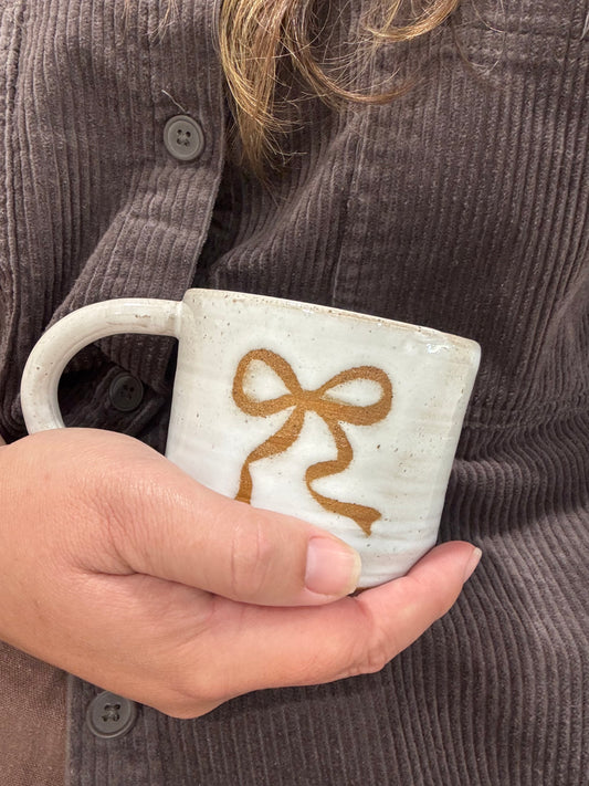 White Bow ceramic mug