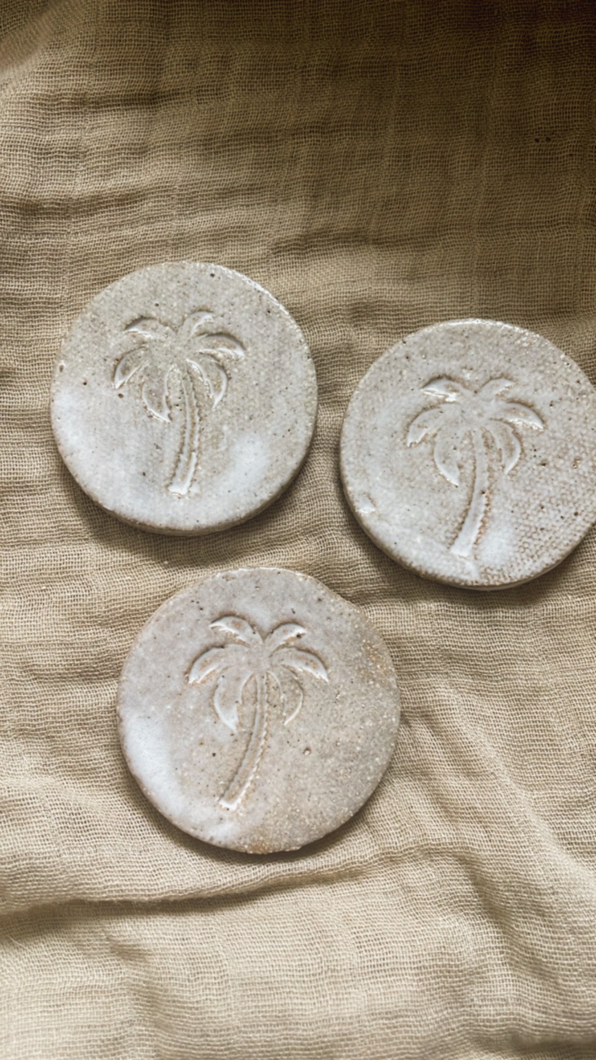 Ceramic Magnet - Palm Tree Round