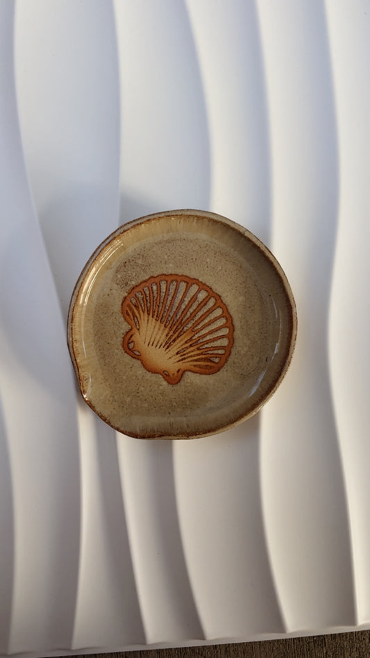 Ceramic spoon rest - Shell